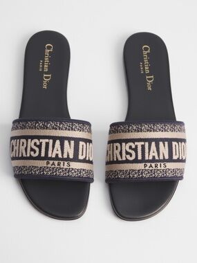 Christian Dior
Dway Slide
Deep Blue Embroidered Cotton